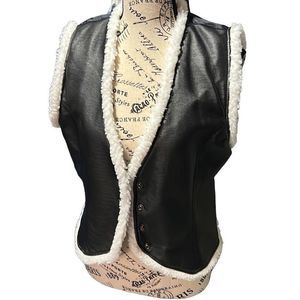 Neutral Zone Women's Black And White Sleeveless V-Neck Faux Leather Vest Size M